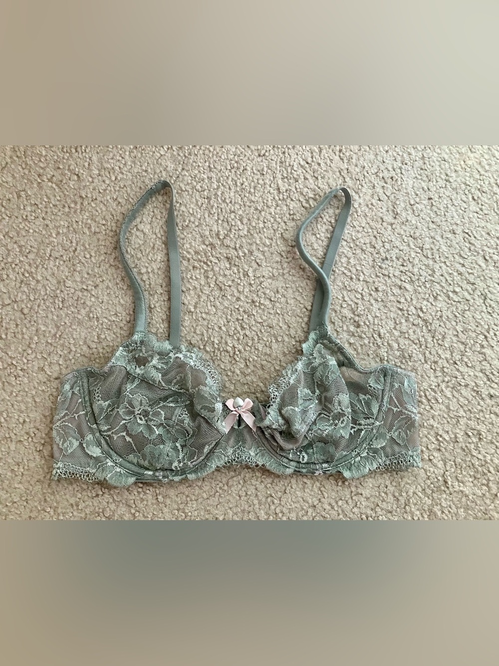 VICTORIA’S SECRET body by Victoria beautiful lace bra 🎀